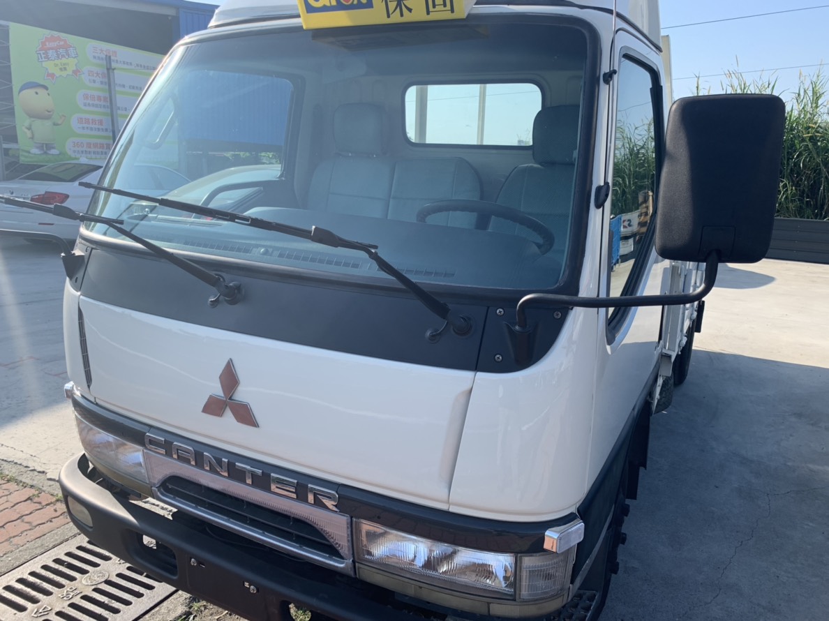 2005 Mitsubishi 三菱 商用車