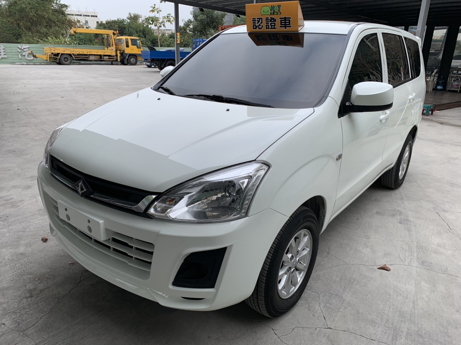 2015 Mitsubishi 三菱 Zinger