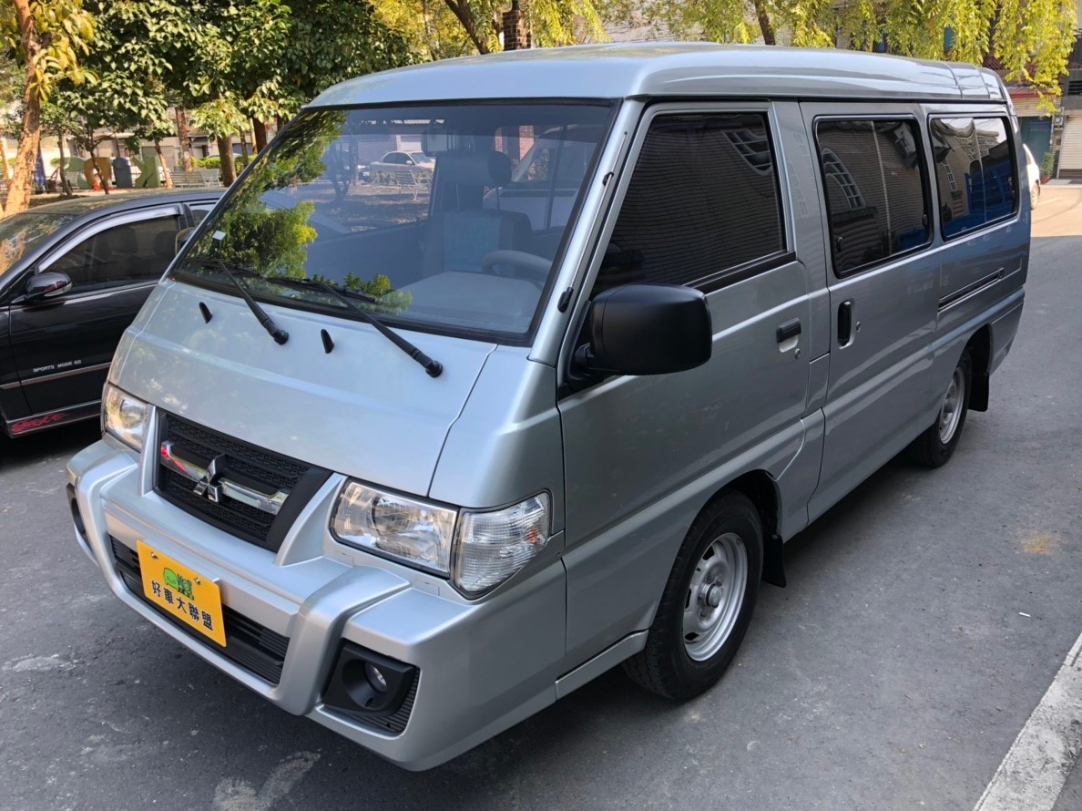 2013 Mitsubishi 商用車