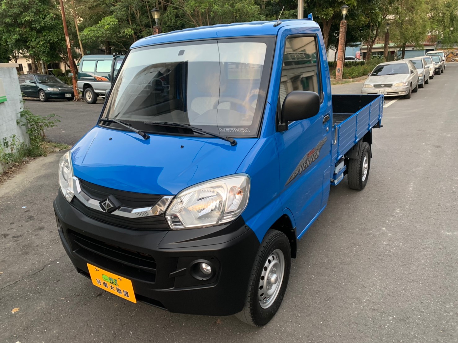 2014 Mitsubishi 三菱 商用車