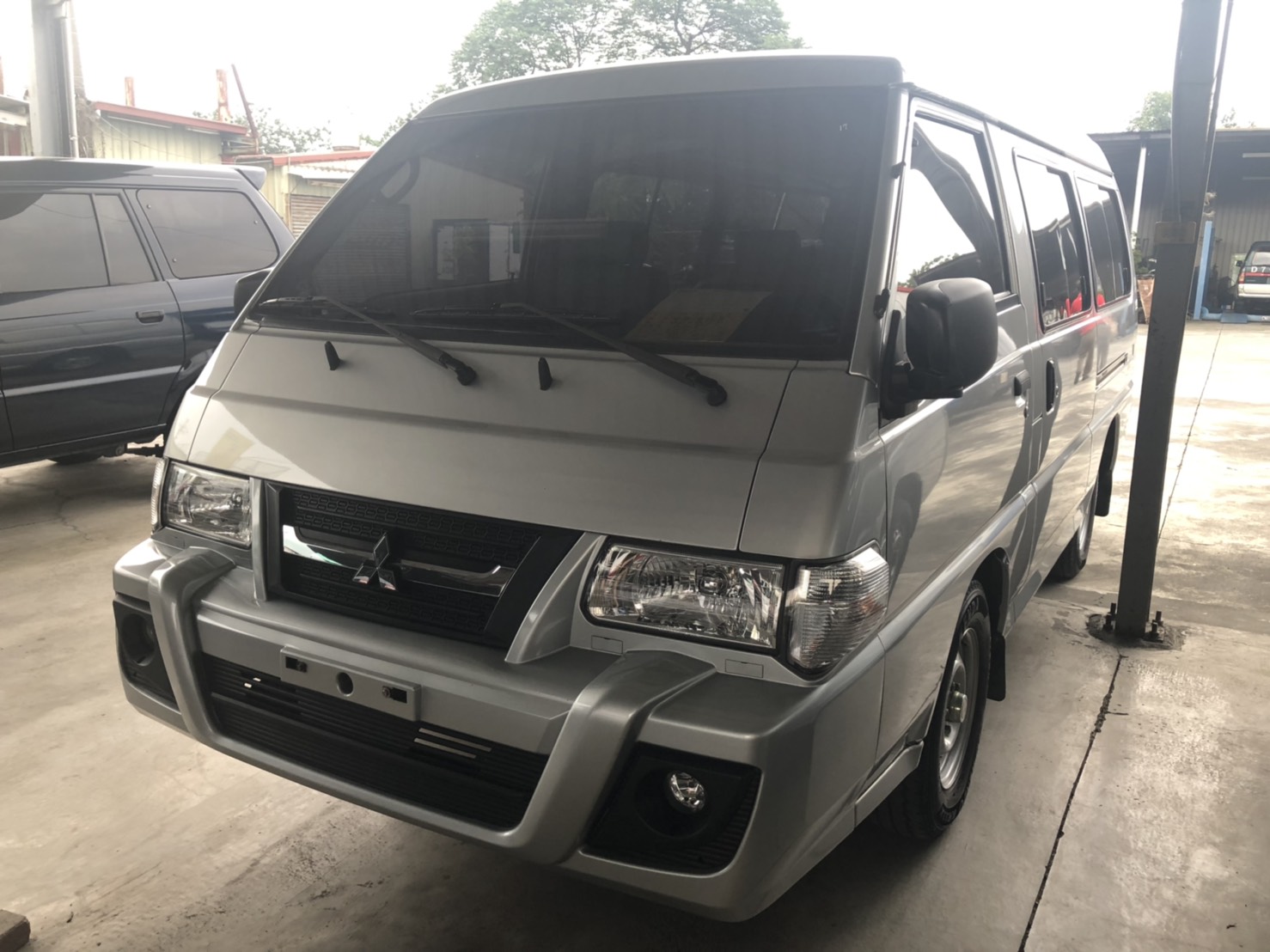 2017 Mitsubishi 三菱 商用車