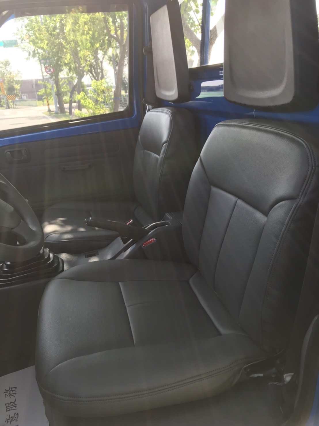 2011 Mitsubishi 三菱 商用車